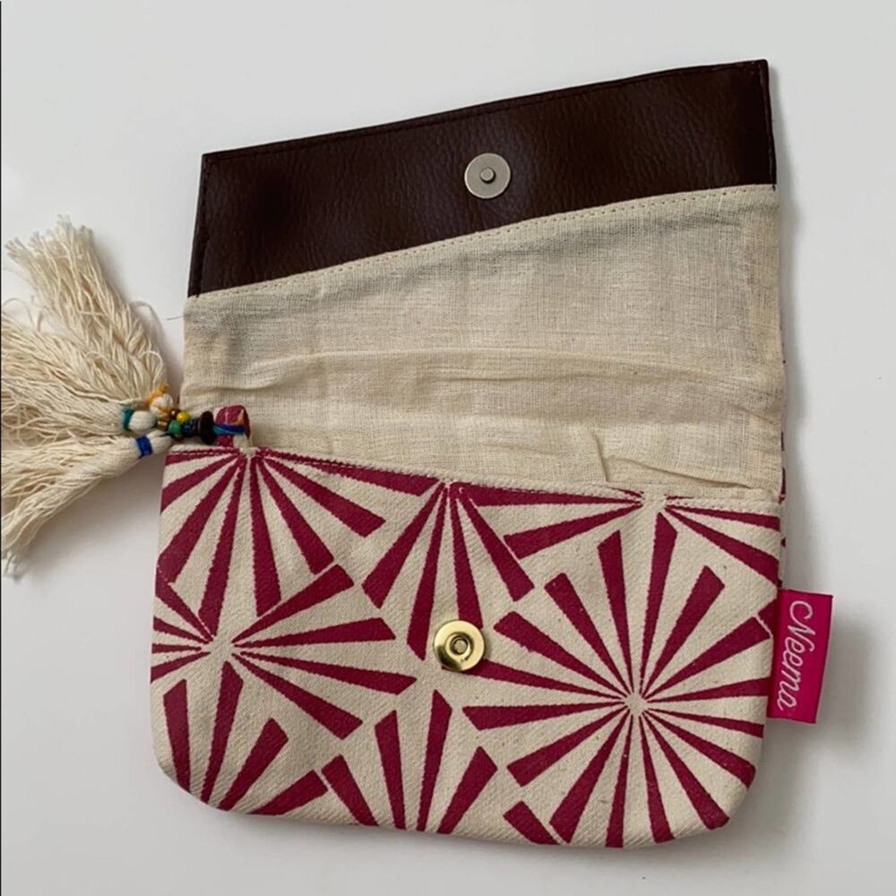 Neema Crafts Clutch - Picture 4 of 6